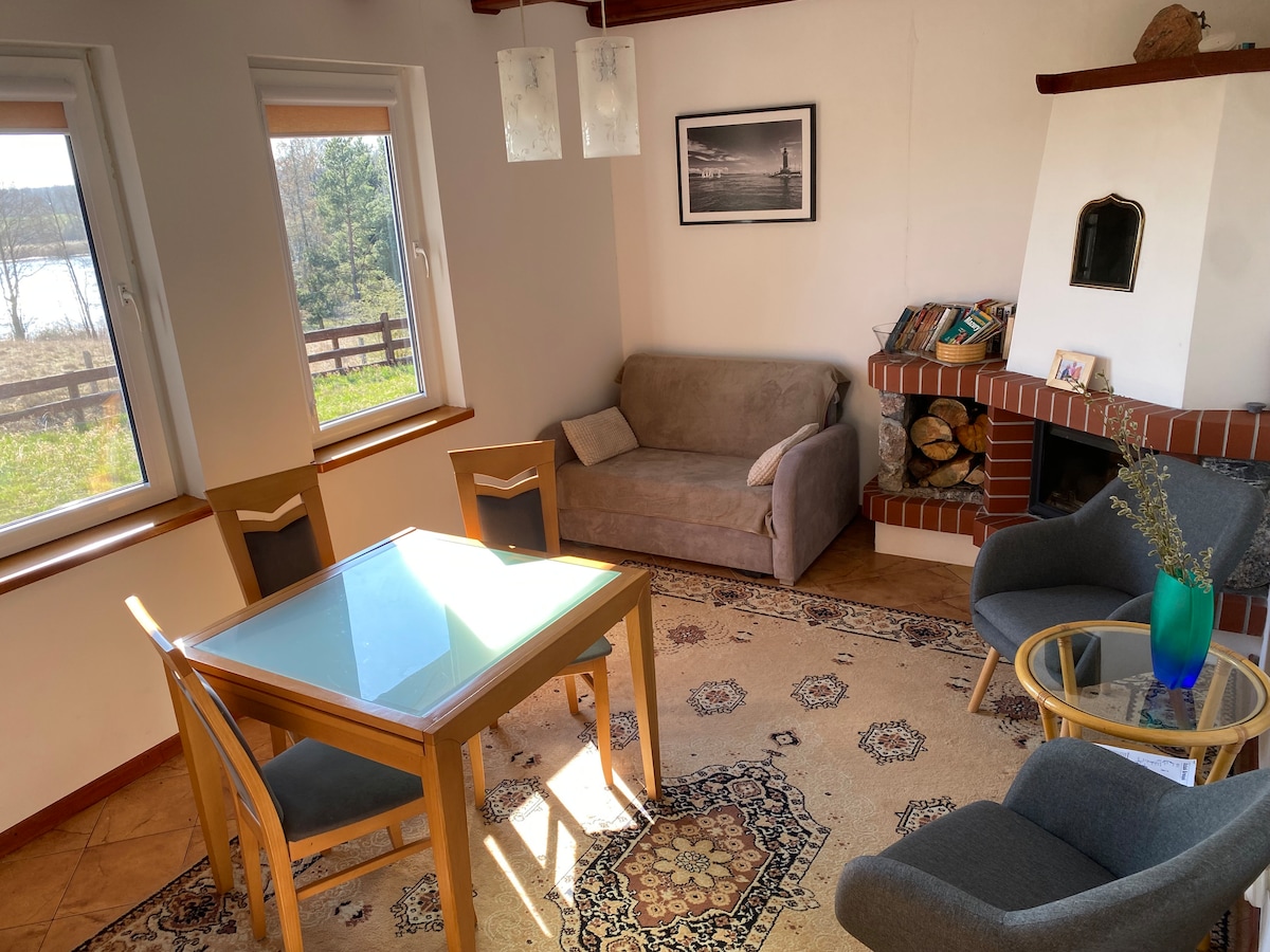 дневна соба (поглед на езерото. White - Krutynii Trail)