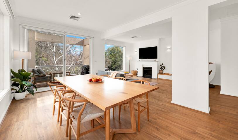 Ultra Prime Loc & Lux 2 Masters + 3Bd+3ba+1C gallery image 5