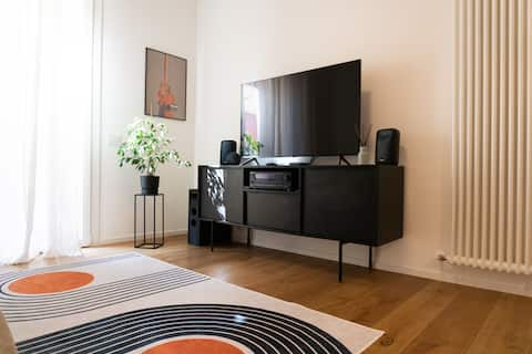 Proprietà Airbnb di successo: Modern Retreat: Relax Near San Luca Porticoes a Bologna