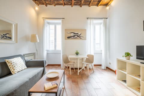 Top performing Airbnb: Leonina Home at the Colosseum in Roma