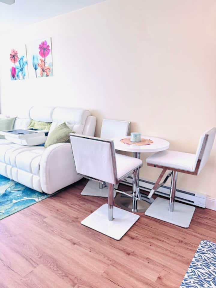 Quaint 1-bedroom Apartment Located In Webster, Ma - Thompson, CT