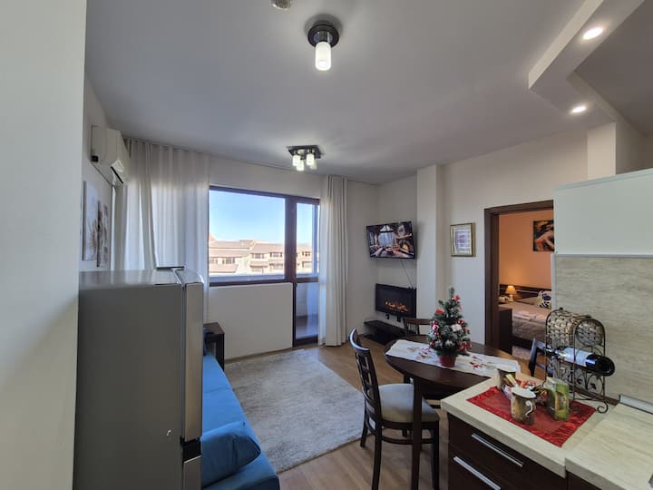 Ski Lift Apartemnt With Fireplace, Balcony View - Bansko