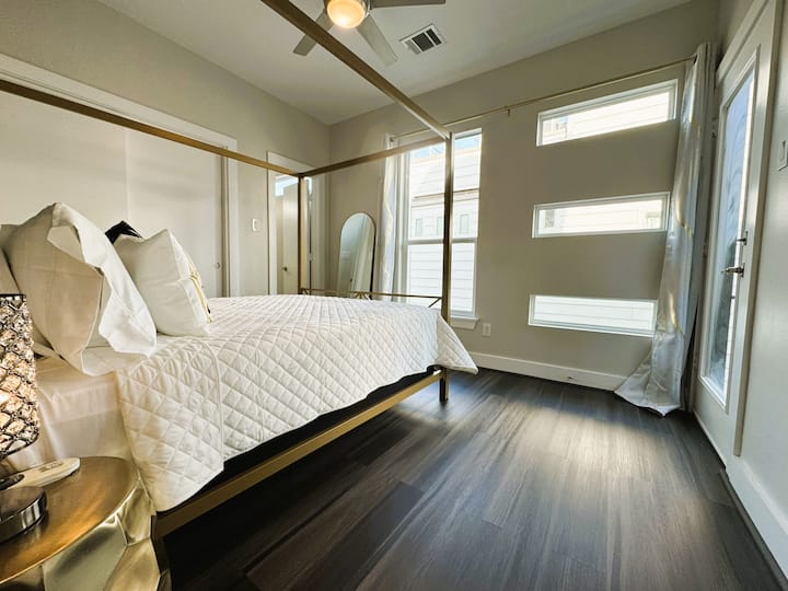 3rd Floor - Guest Bedroom:  Queen size bed, attached full bathroom, full size closet, private balcony.