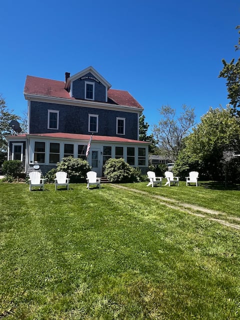 PayneCottage. A private oasis in downtown.