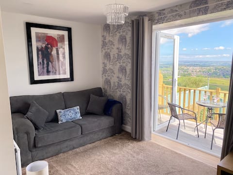 Successful Airbnb property: Mountain View, cosy cottage with panoramic views in Bradford