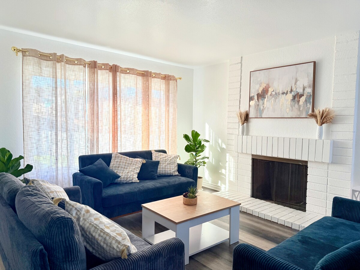 Top Airbnb: Forever Casa Bella•Panoramic Views•Gated•Sleeps 14 in Skyline Paradise Hills