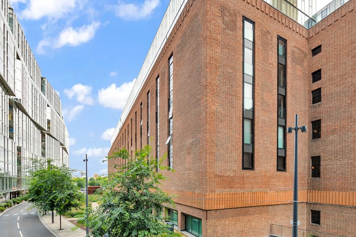 *Rare Find* Holiday Home In London