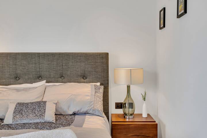 *Rare Find* Holiday Home In London gallery image 4