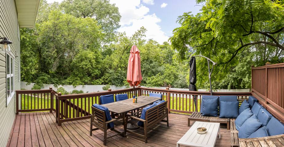 The Green House. Walkable to everything. gallery image 3