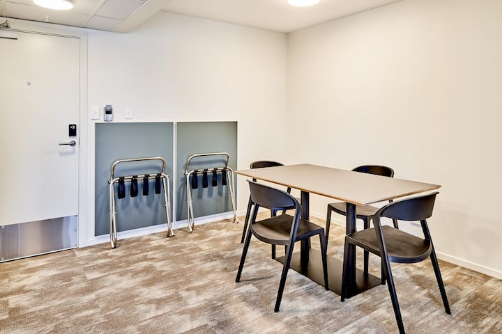 Comfort & Elegance: Your Perfect City Apt Retreat - Wellington