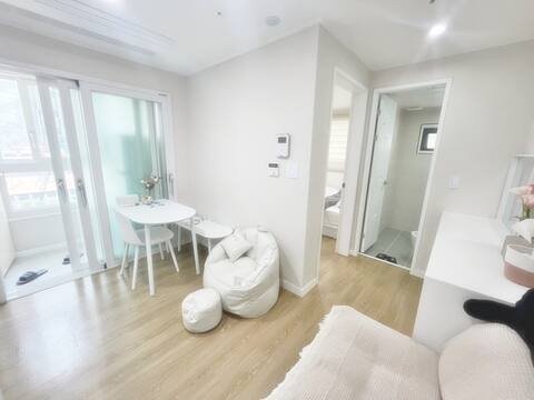 2 minutes from Sillim Station New Full Option Residence Hana Stay (501)
