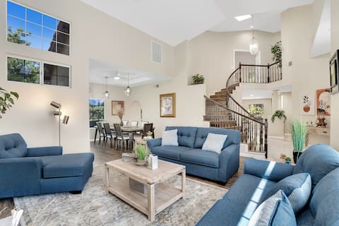 Upscale Family & Group Friendly Spacious Home