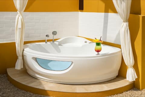 Beach & Attractions|Jacuzzi|Pool Access|AC|Gated