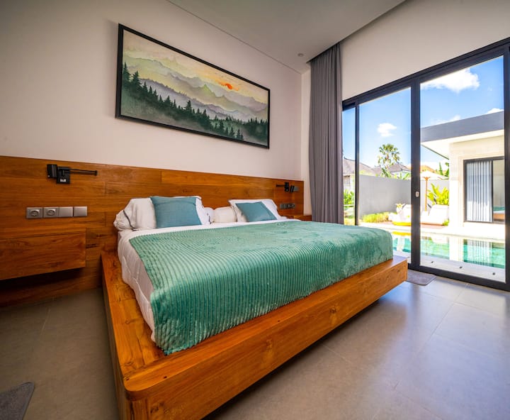 Day bedroom Pool view.