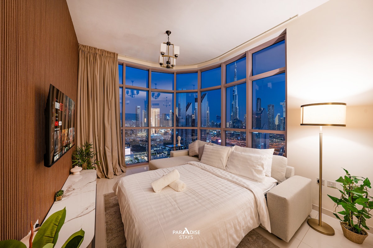 Top performing Airbnb: Full Burj Khalifa & Downtown View | Prime Location in Trade Center Second