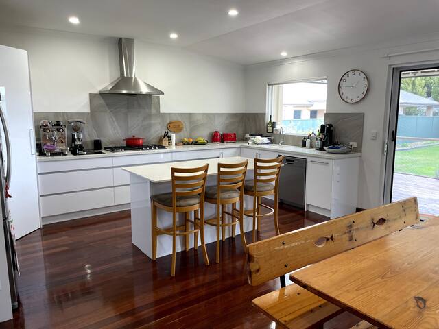 Life is better at the beach in Busso! gallery image 4