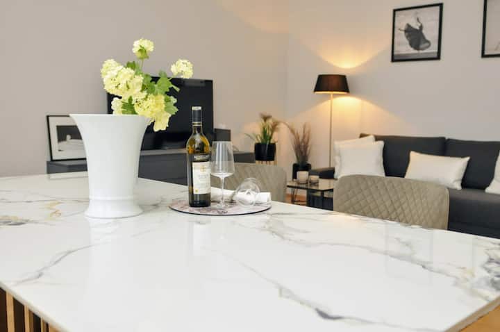 90m² | Do-city | Für 6 | Küche | Jacuzzi | Wlan - Dortmund