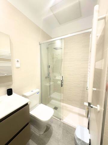 Apartamento en GRAN VIA PRIME!* 4 Habitaciones* gallery image 5