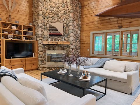 Tranquil Retreat in Rockford!