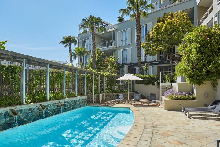 102 Ellesmere Marina Waterfront King bed gallery image 3