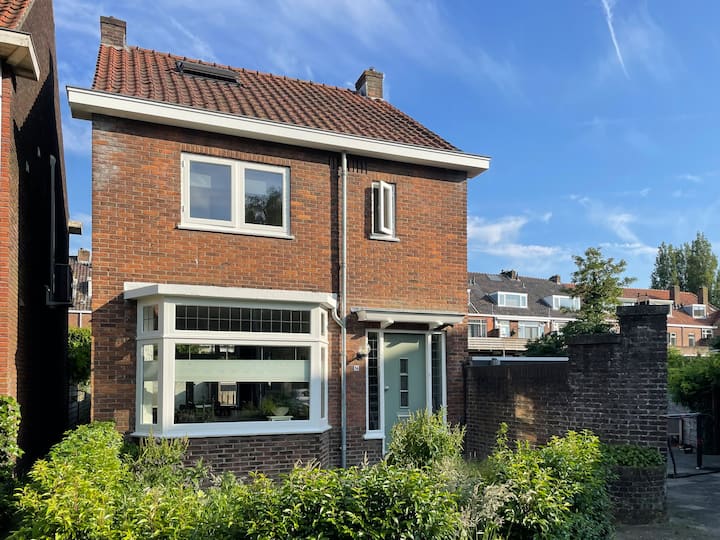 Ruime En Stijlvolle Woning Nabij Centrum - Dordrecht