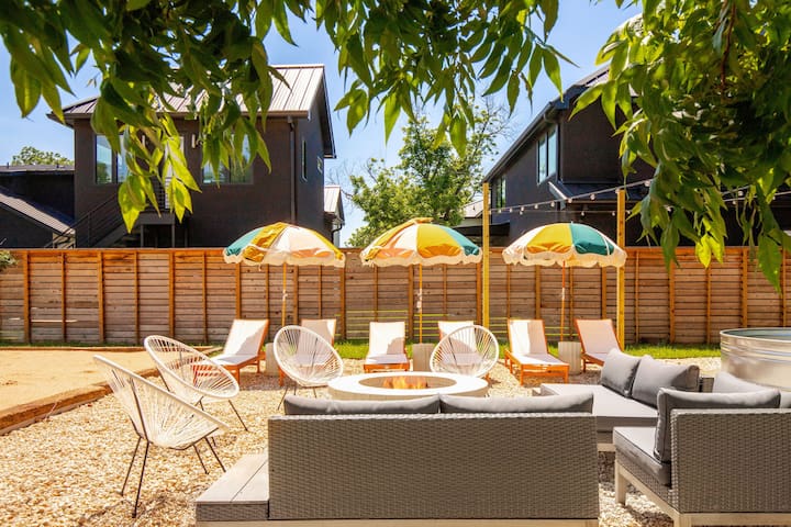 Heated Pool • Sand V’ball • Mins>DT • Sleeps 10