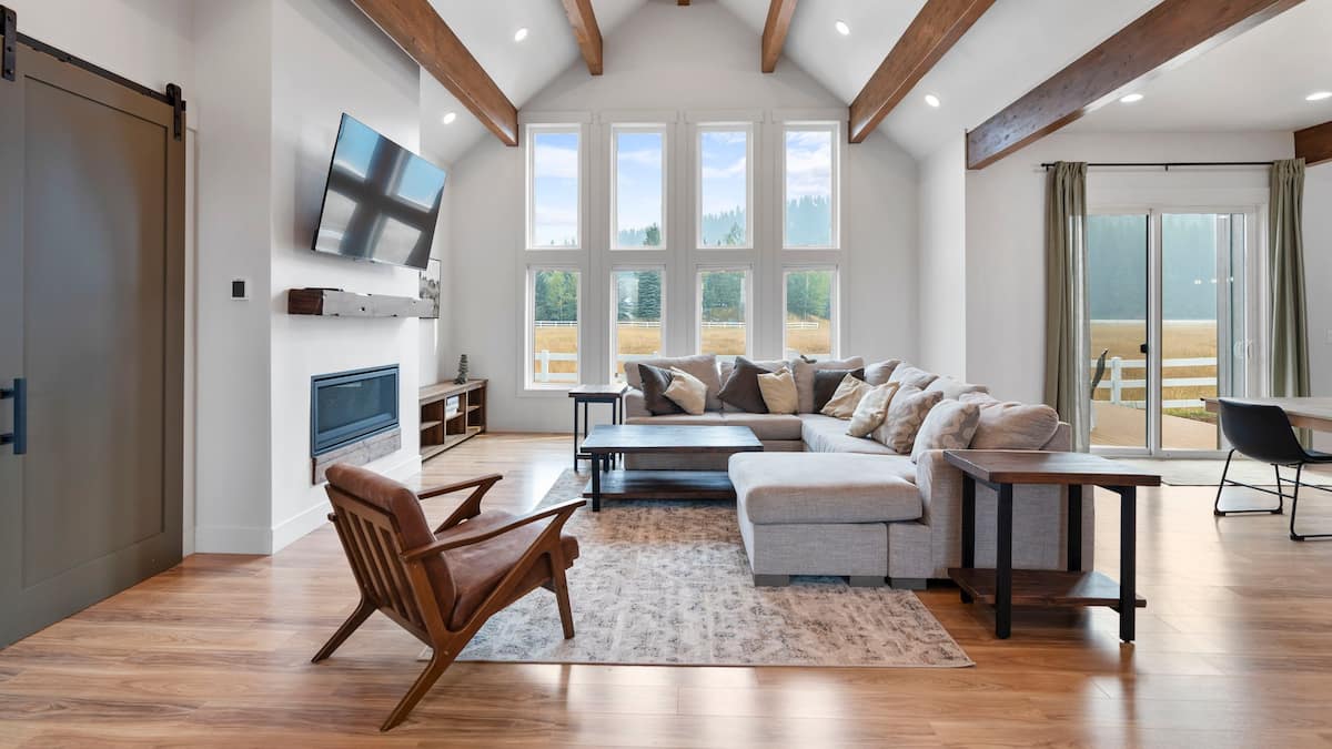 Brand New 3600 SF 3-Primary Suite Mountain Getaway