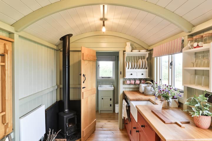The Meadow Hut - Gloucestershire