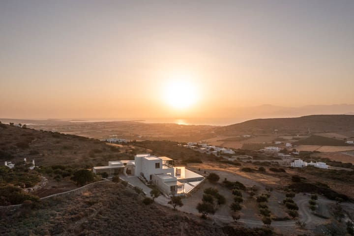 The Olive Breeze Villa , in the hills of Naousa