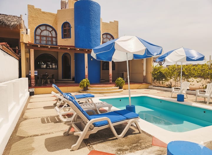 Zihua Family Friendly Home wBeach Access Sleeps 12