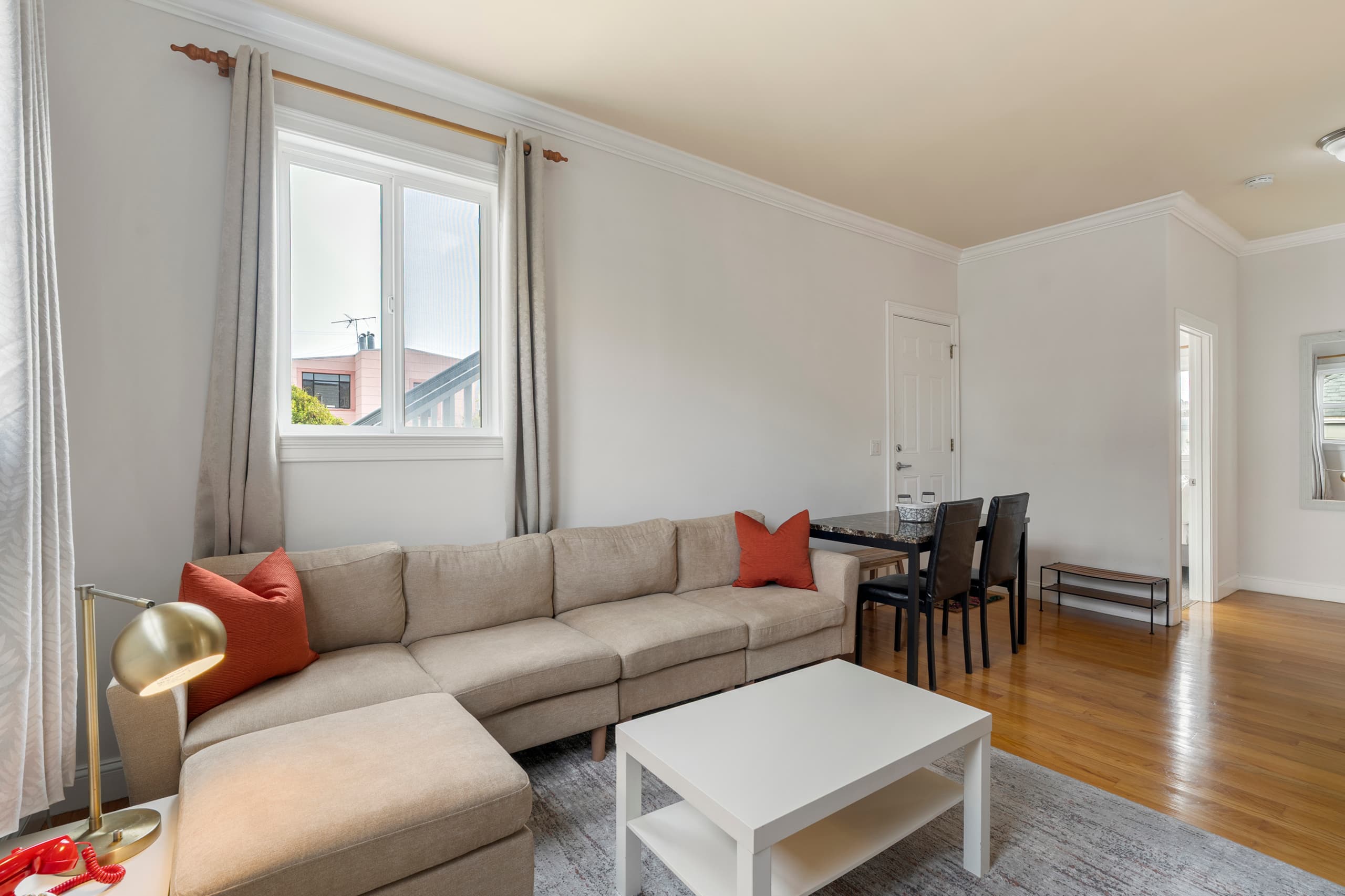 Home in San Francisco · ★4.89 · 2 bedrooms · 2 beds · 1 bath - Image 3