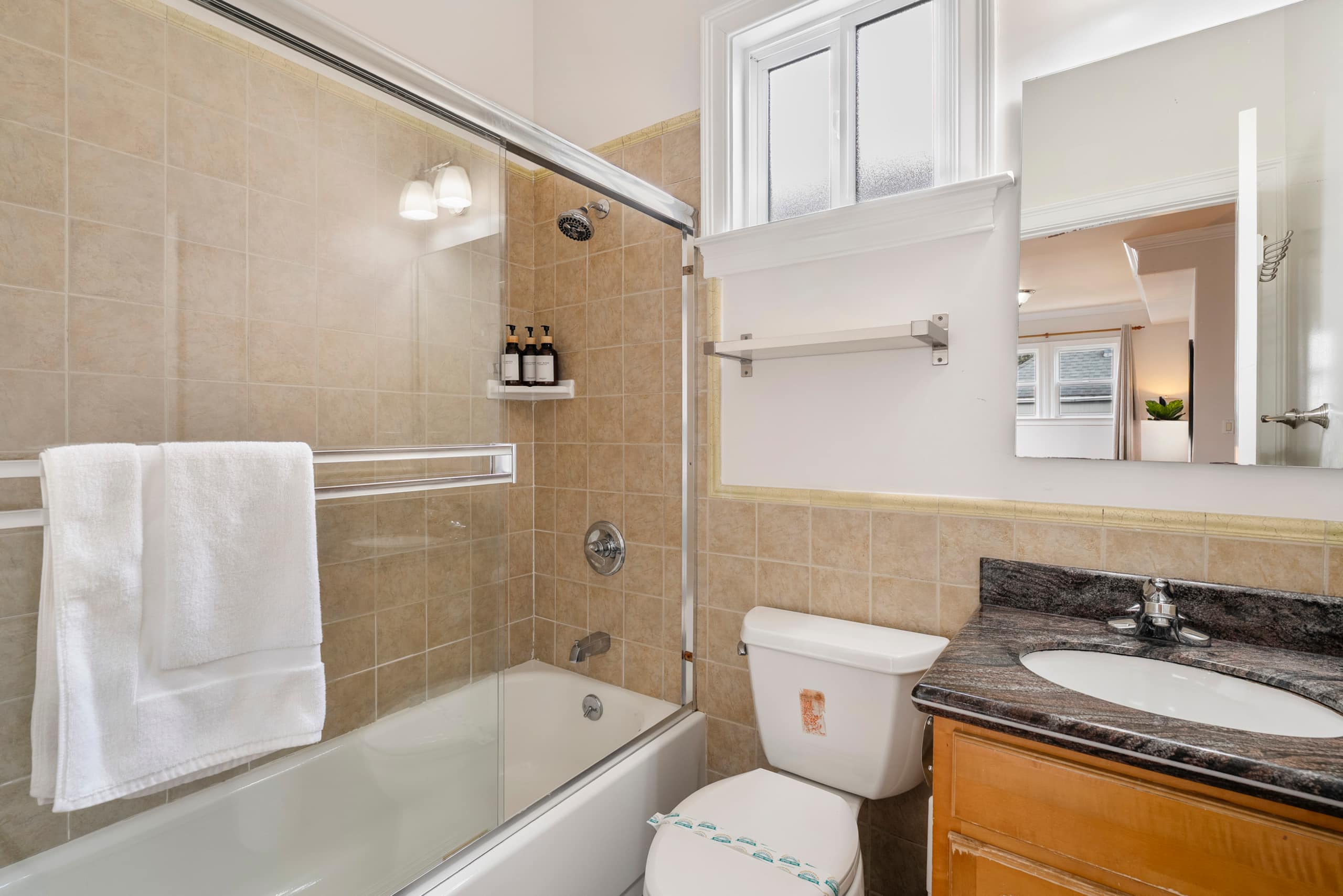 Home in San Francisco · ★4.89 · 2 bedrooms · 2 beds · 1 bath - Image 24