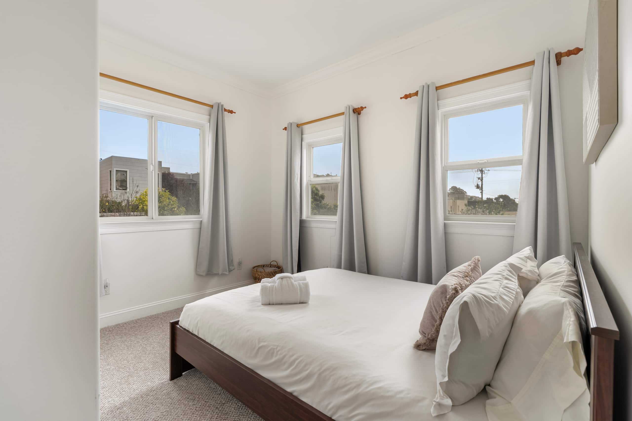 Home in San Francisco · ★4.89 · 2 bedrooms · 2 beds · 1 bath - Image 18