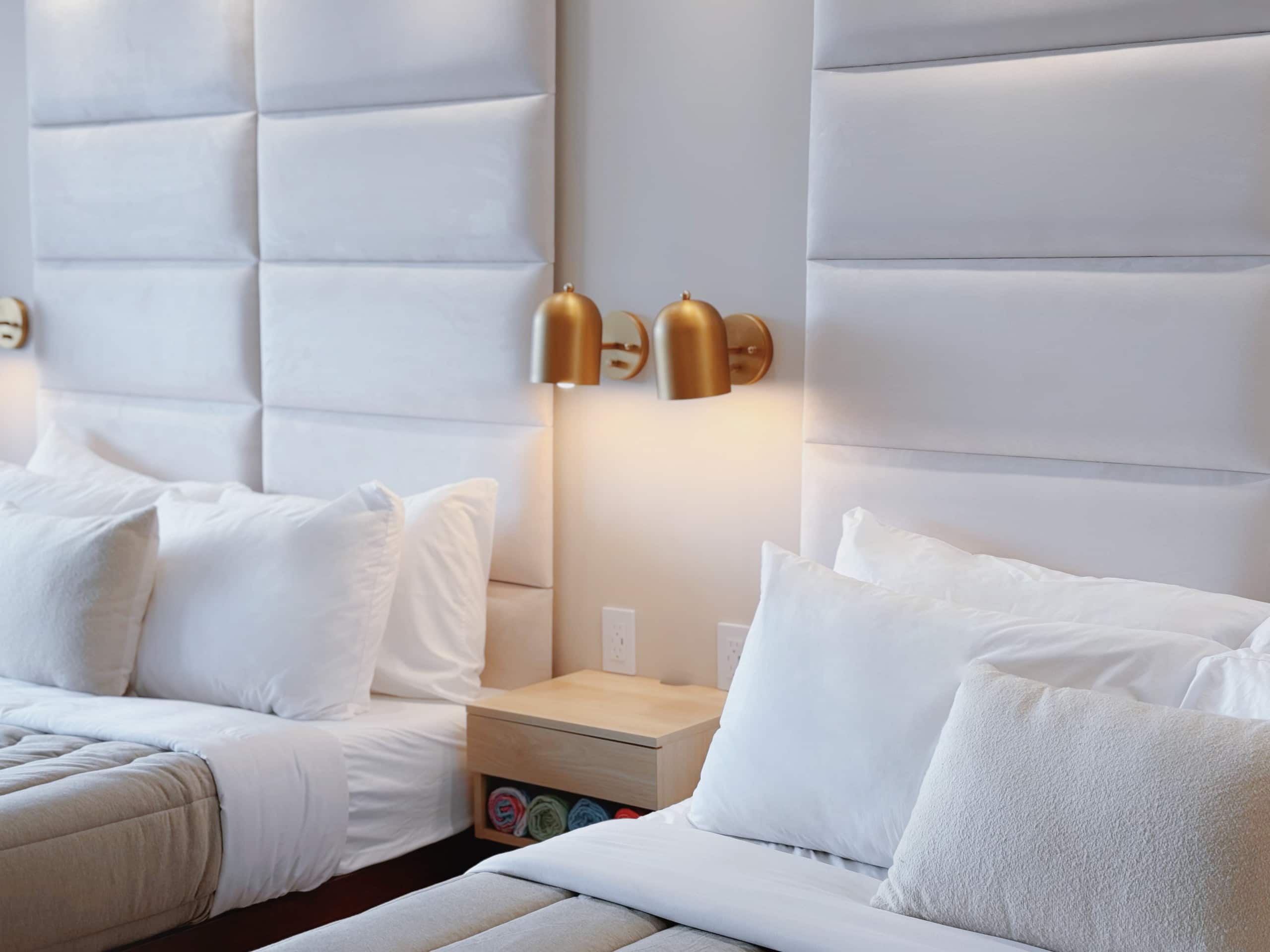 28F-Upscale Chic Studio-Waikiki-Ocean&Canal View - Image 9