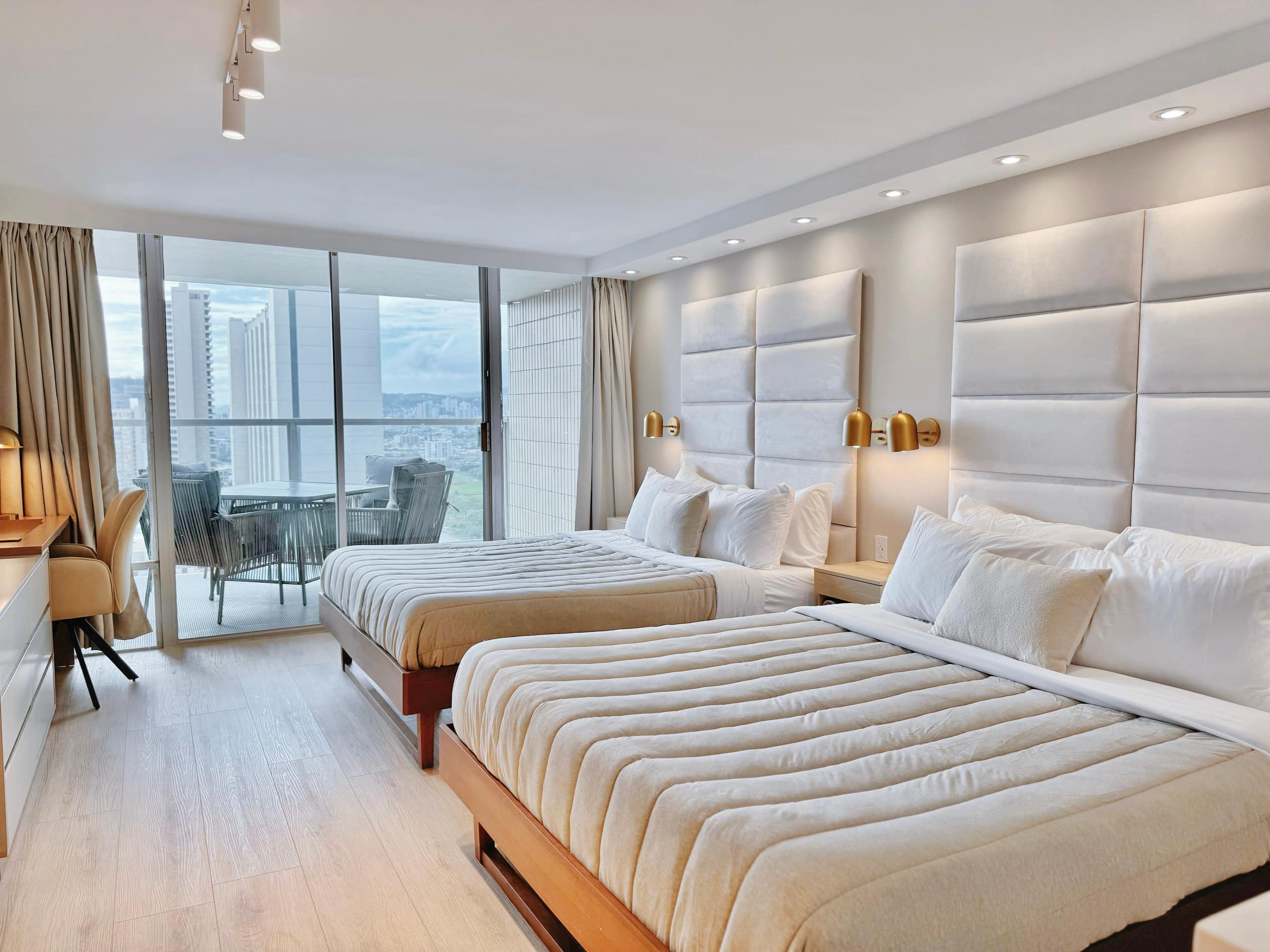 28F-Upscale Chic Studio-Waikiki-Ocean&Canal View - Image 13