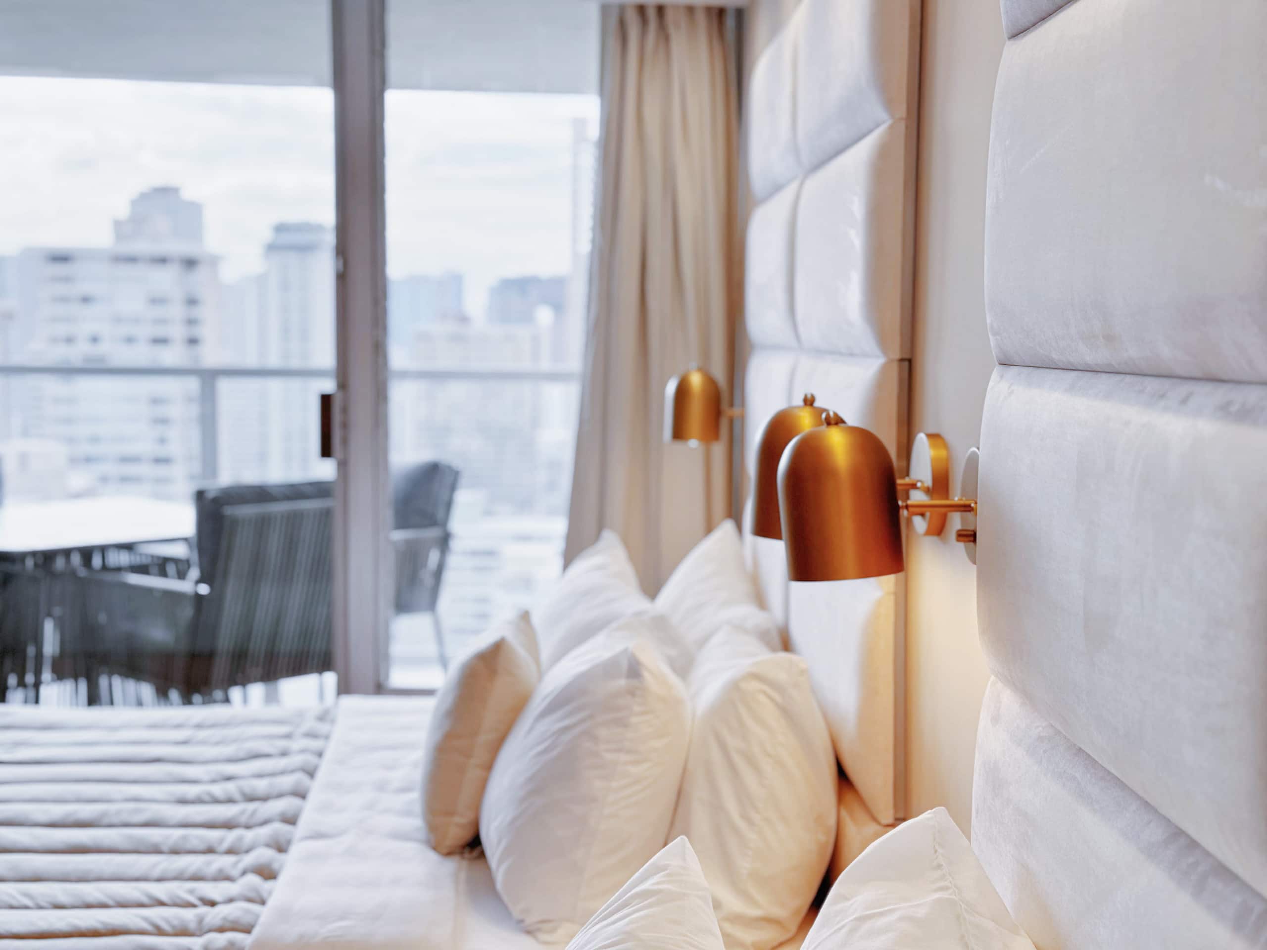 28F-Upscale Chic Studio-Waikiki-Ocean&Canal View - Image 2