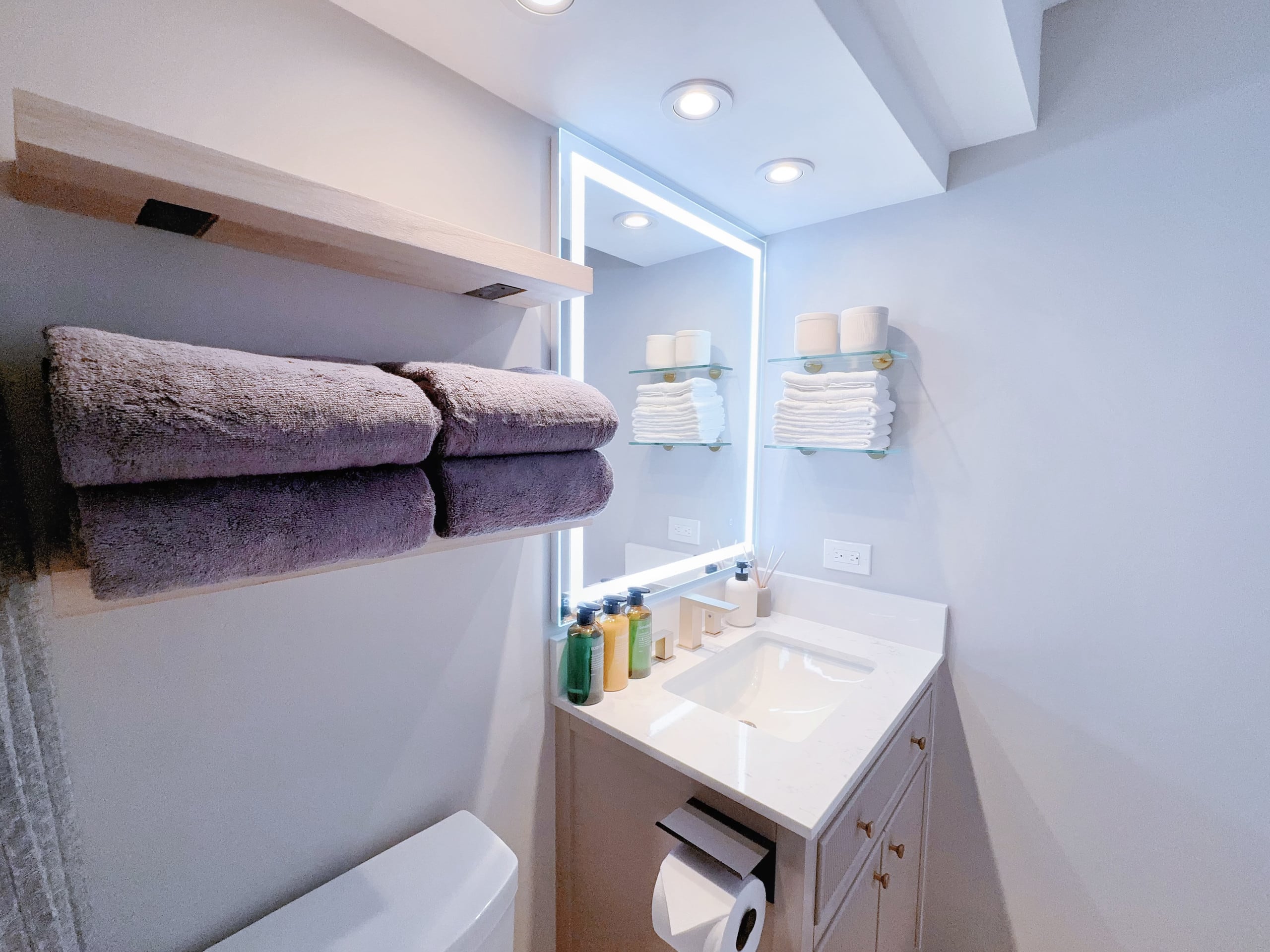 20F-Newly Remodeled Cozy Studio w/2Queens-Waikiki~ - Image 27
