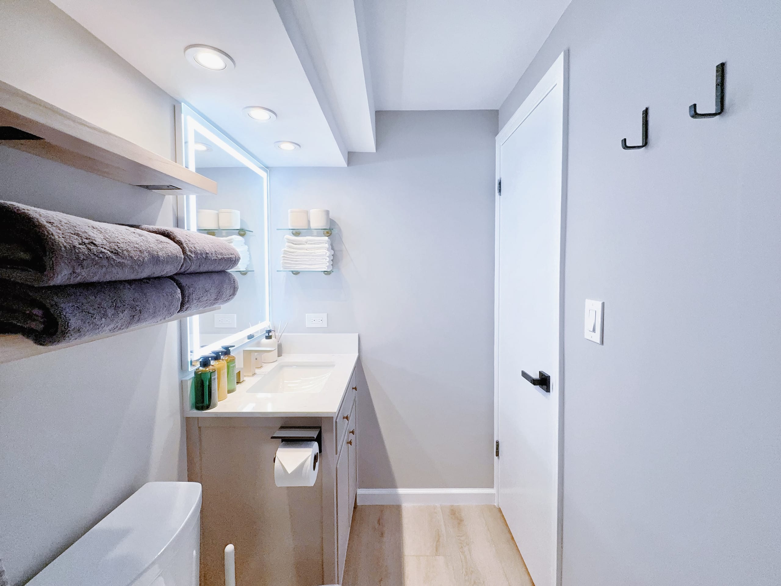 20F-Newly Remodeled Cozy Studio w/2Queens-Waikiki~ - Image 28