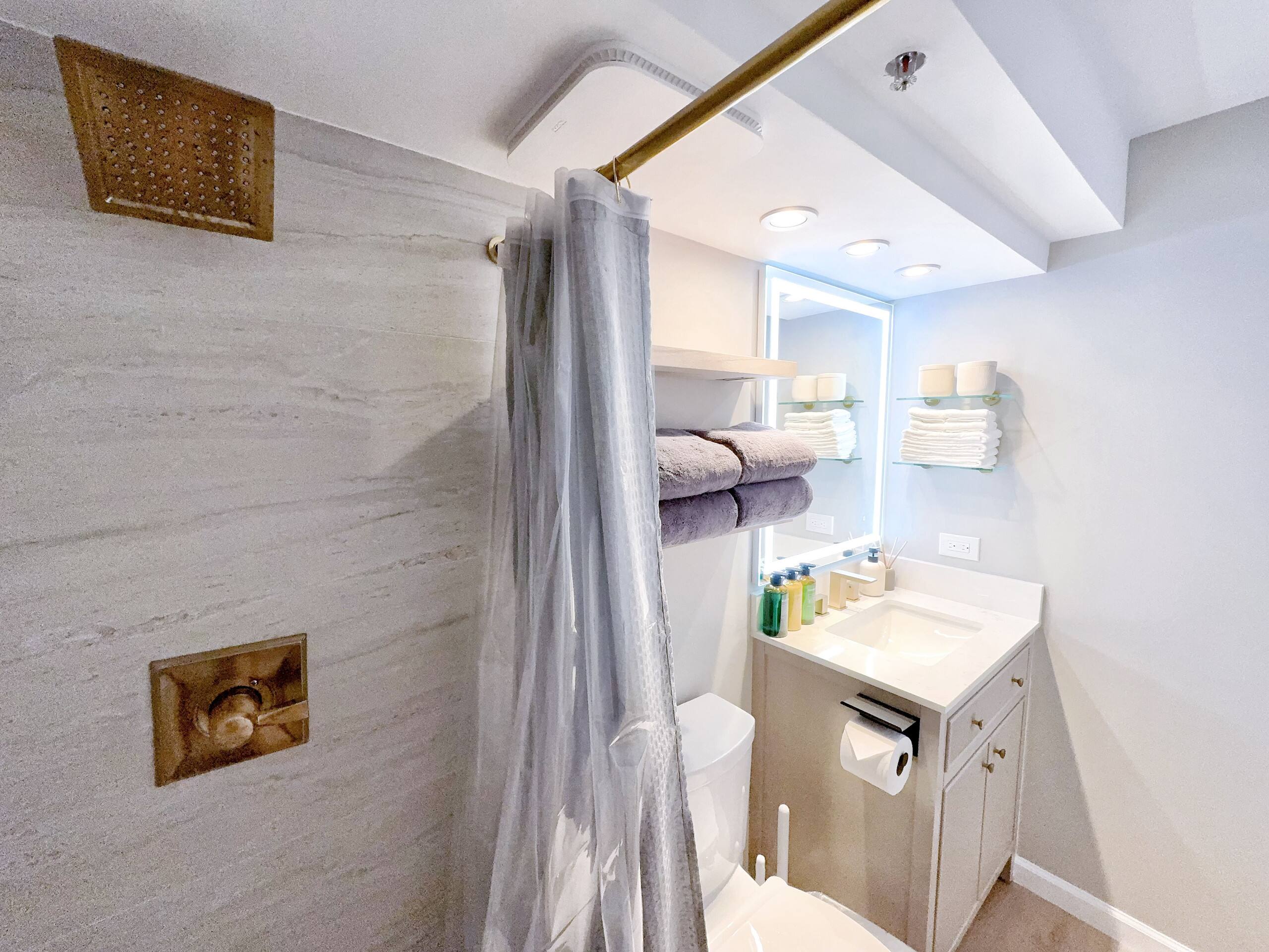 20F-Newly Remodeled Cozy Studio w/2Queens-Waikiki~ - Image 32