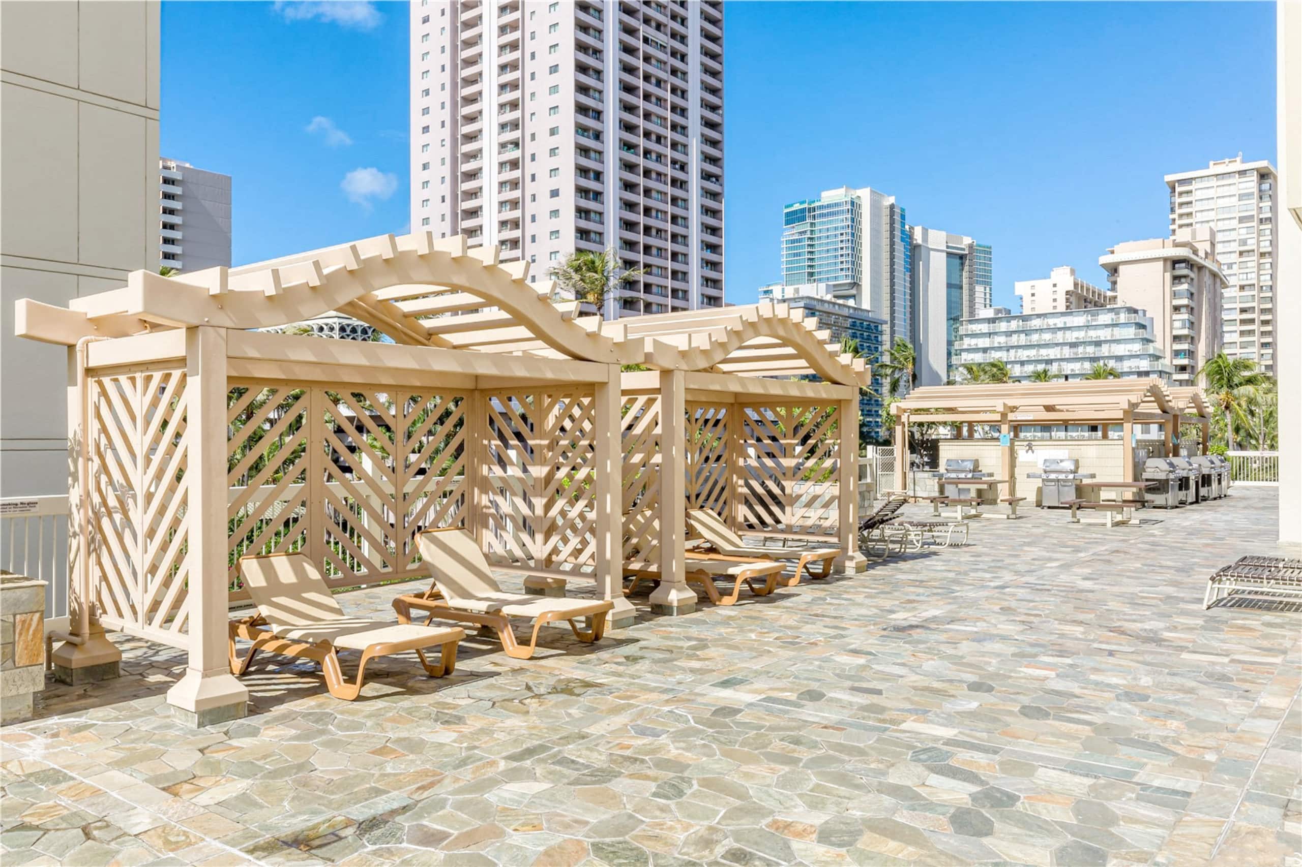 20F-Newly Remodeled Cozy Studio w/2Queens-Waikiki~ - Image 60