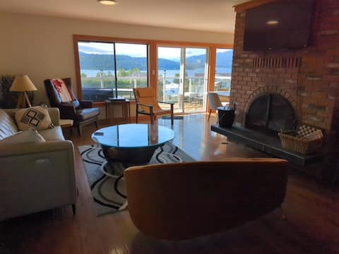 2 Family View Home - Close to beach - Shuswap