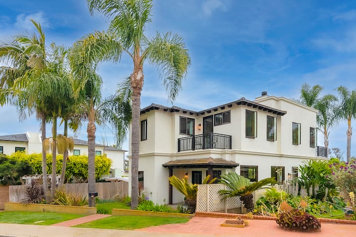 Bird Rock Beauty-patio, yard