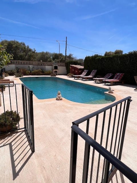 Town house with pool near Cala Pi
