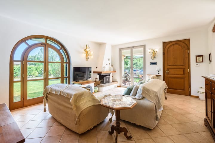 Villa + Pool 1.2km By The Sea - Pietrasanta
