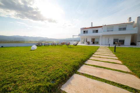 Deluxe Mansion “Aqua Vista”