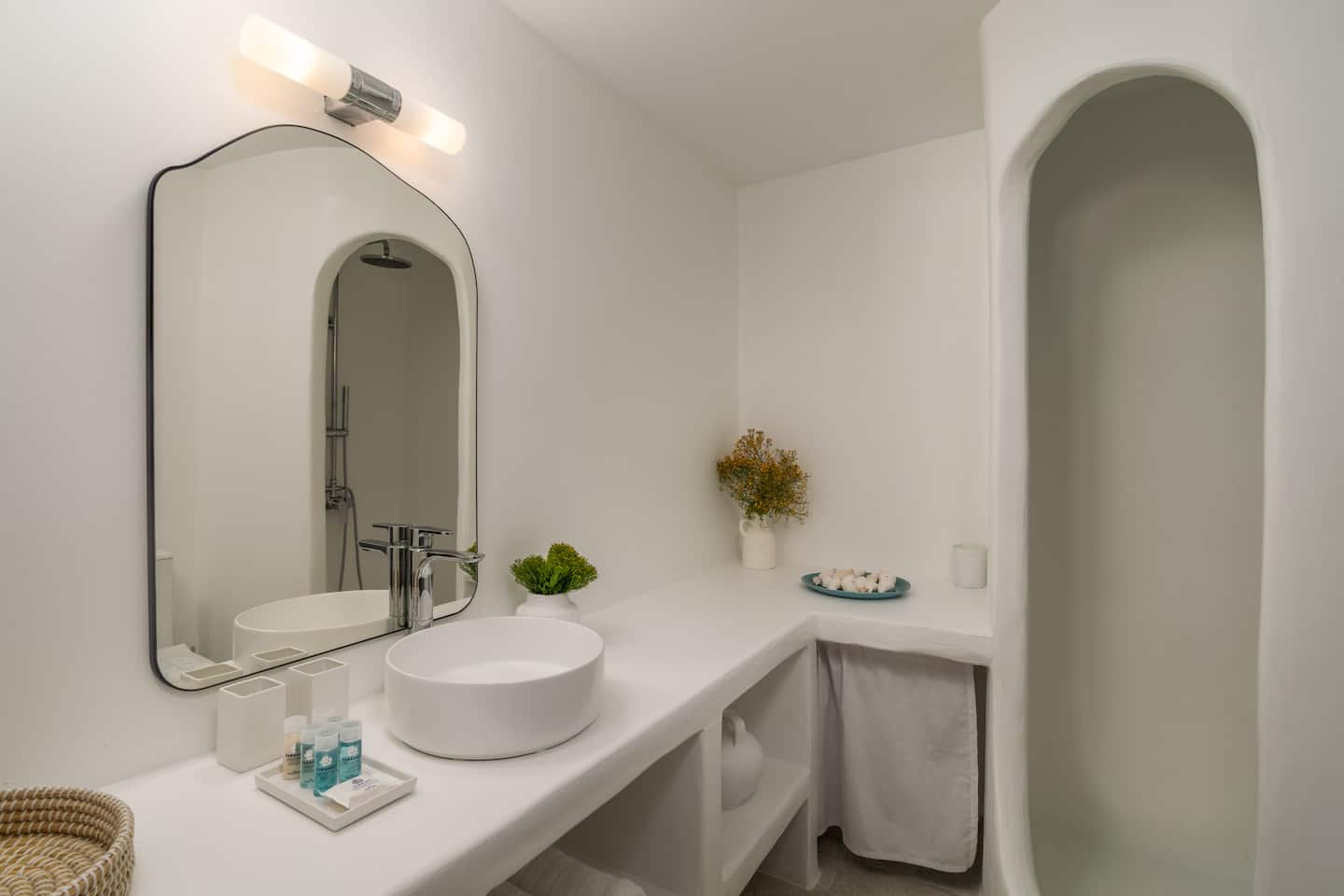 Thavma Boathouse Airbnb — photo 5