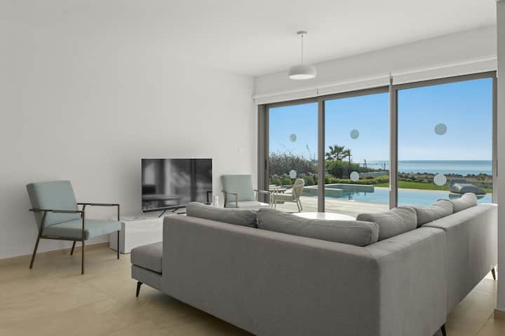 Serenity Waves Villa 3 - Larnaca