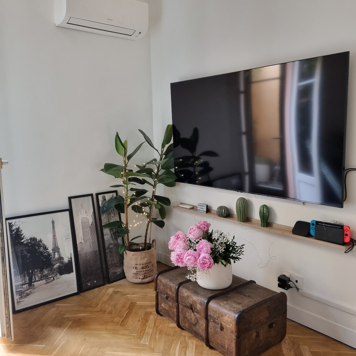 Top performing Airbnb: Charming 70 M2 coeur de Nice in Libération