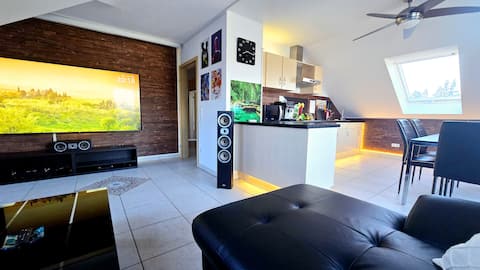 Top Airbnb: Exclusive: Trade fair | Parking+Bus | Balcony | Box spring in Nürnberg