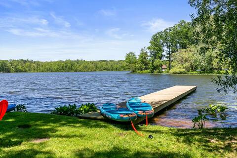 Lake Front, Hot Tub, Game Room, Kayak/SUP, Firepit